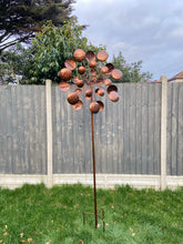 Afbeelding in Gallery-weergave laden, Henley Bronze garden wind Sculpture spinner
