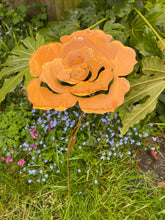 Load image into Gallery viewer, Handmade rusty garden/outdoor rose metal garden flower 119cm
