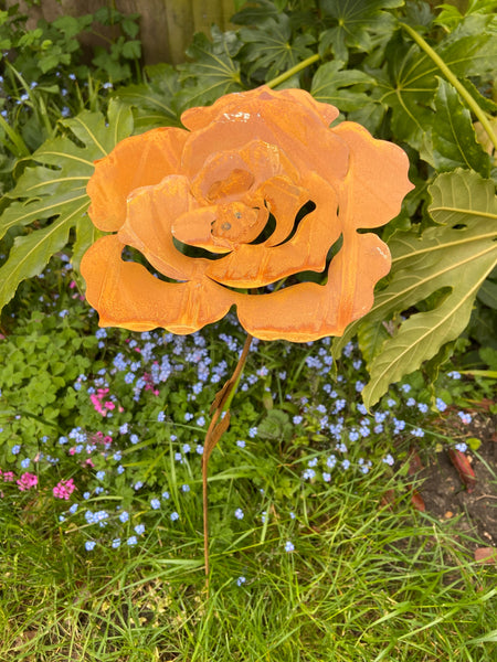 Handmade rusty garden/outdoor rose metal garden flower 119cm