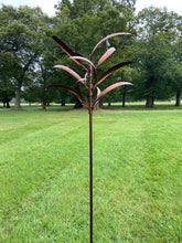 Charger l&#39;image dans la galerie, Tourniquet de sculpture de vent de jardin en or bruni Yorkshire
