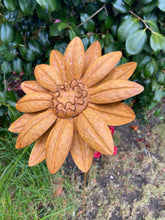 Load image into Gallery viewer, Handmade sunflower garden/outdoor metal garden ornament 89cm
