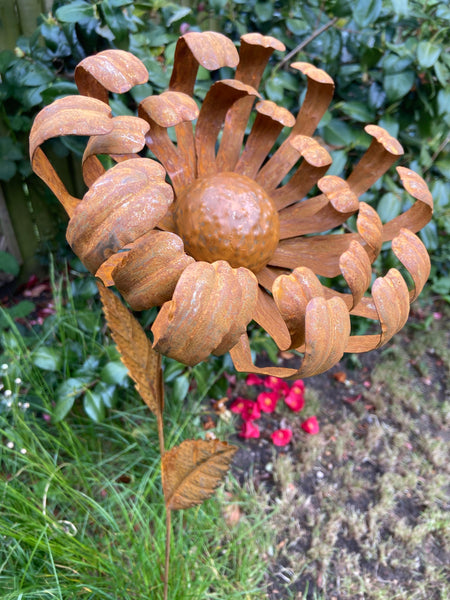 Fleur de jardin en métal 119cm