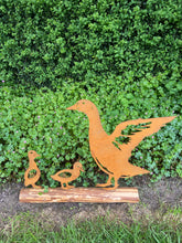 Laden Sie das Bild in den Galerie-Viewer, Rusty metal duck and two ducklings displayed on a log of wood
