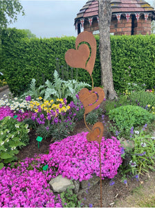 Rusty garden stake with three hearts 142cm