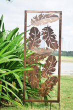 Indlæs billede til gallerivisning Bronze garden/outdoor leaf trellis plant support/plant screen measuring 40 x 1 x 114cm.
