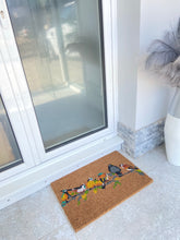 Laden Sie das Bild in den Galerie-Viewer, Doormat Indoor / Outdoor | Non Slip Bold Bird Design Entrance Welcome Mat (line of birds)60 x 40 x 20cm
