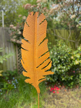 Load image into Gallery viewer, Handmade rusty garden/outdoor Palm leaf 170cm
