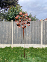 Indlæs billede til gallerivisning Henley Bronze garden wind Sculpture spinner
