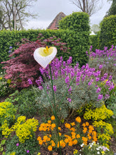 Afbeelding in Gallery-weergave laden, Handmade garden/outdoor white calla Lily flower sculpture 120cm
