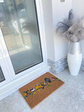 Indlæs billede til gallerivisning Doormat Indoor / Outdoor | Non Slip Bold Bird Design Entrance Welcome Mat (line of birds)60 x 40 x 20cm
