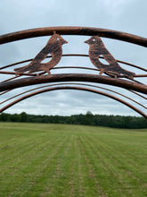 Indlæs billede til gallerivisning Lydford Garden Rose Arch bronze
